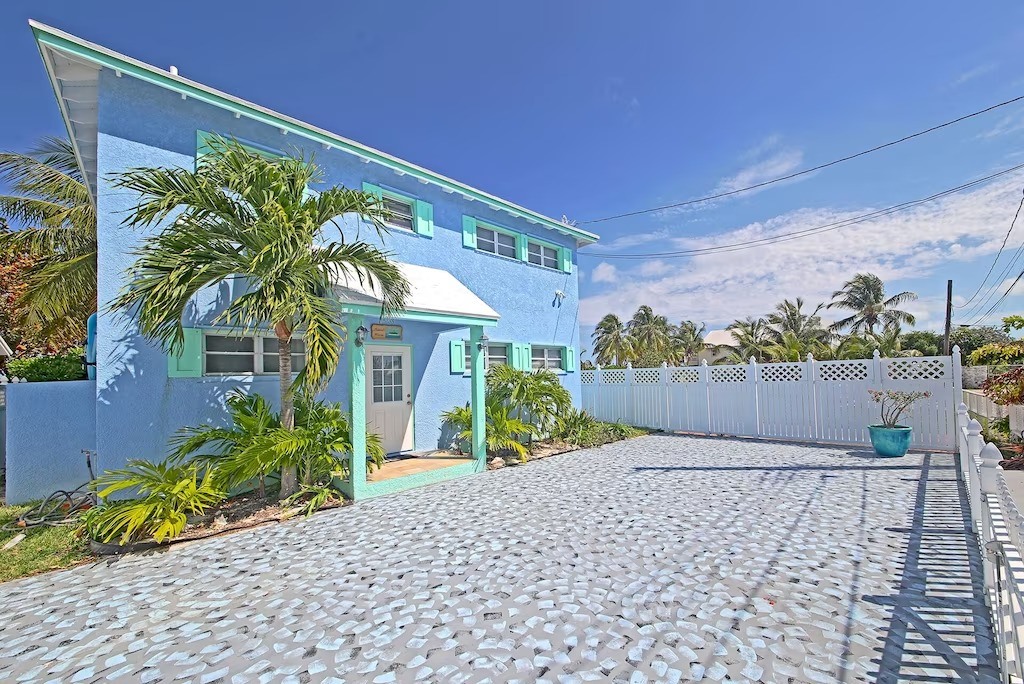 Bahamas luxury vacation villas rental